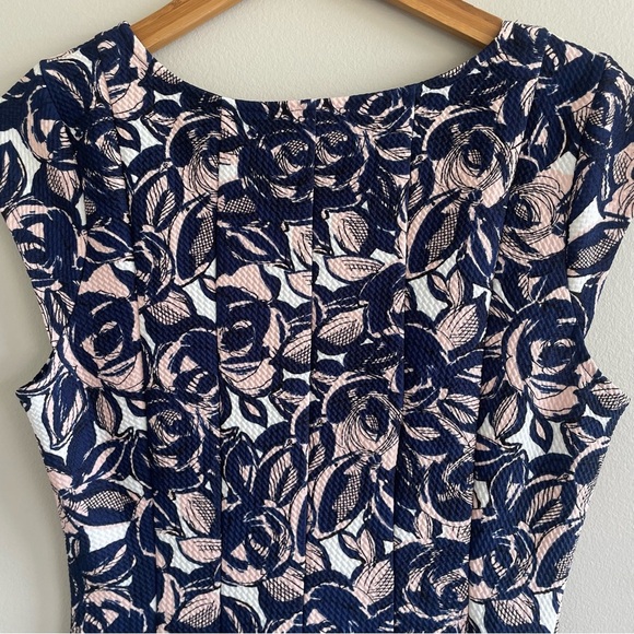 Robbie Bee Floral Navy and Pink Dress Size Small - Picture 2 of 9